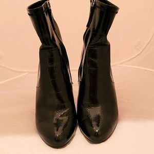 Shiny Black ankle boot